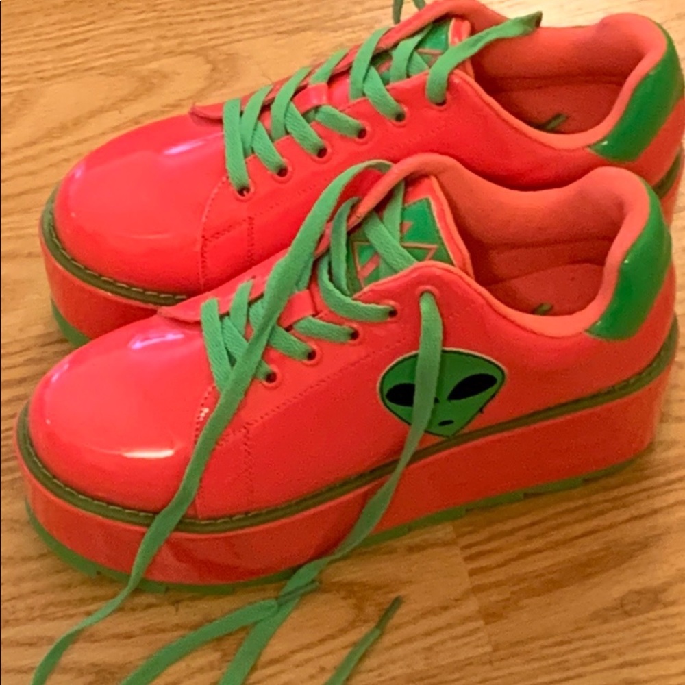 YRU Alien LaLa Platform Sneakers